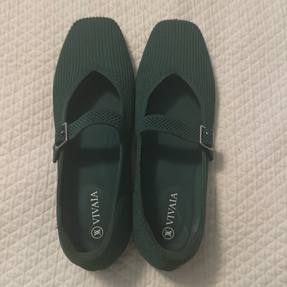 Vivaia Mary jane flats - green
